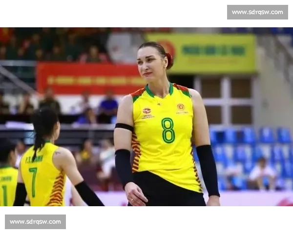 打两份工赴沪？沃龙科娃越南淘金，范赖克秘鲁奔波