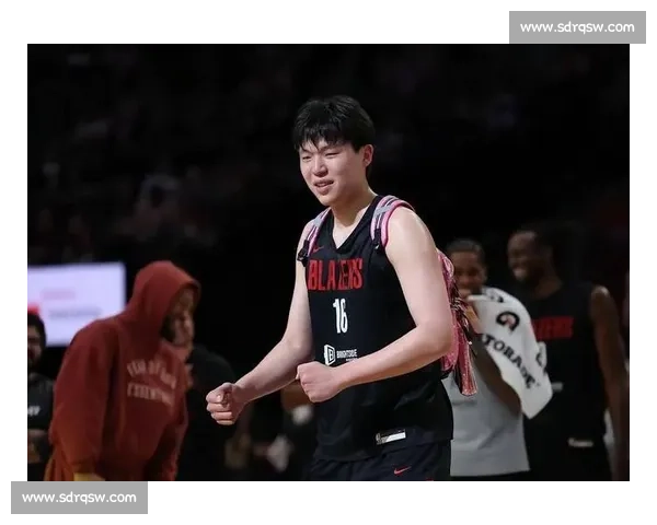 勇士对阵开拓者比赛走势解析与战术关键全面前瞻核心球员表现预测