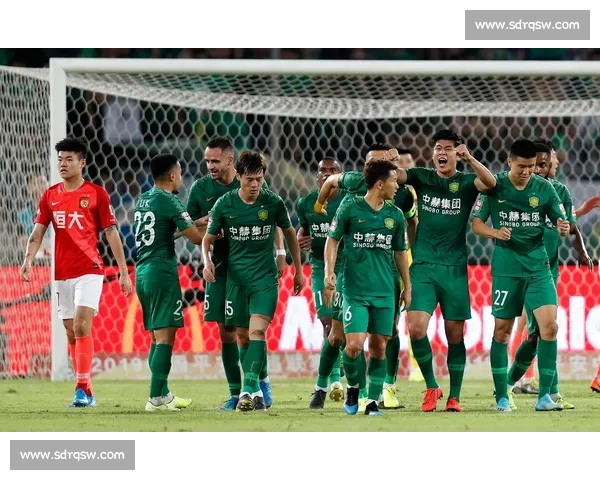 恒大迎战贵州强强对话揭示中超格局走向与赛季悬念全面升温之战 恒大迎战贵州强强对话揭示中超格局走向与赛季悬念全面升温之战