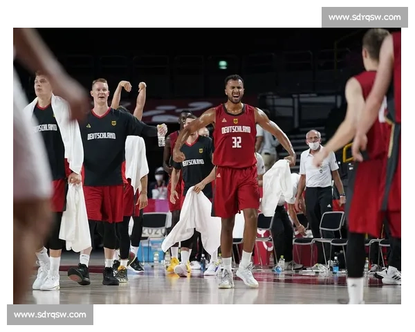 火箭逆转爵士精彩对决展现超强团队配合与个人亮眼表现