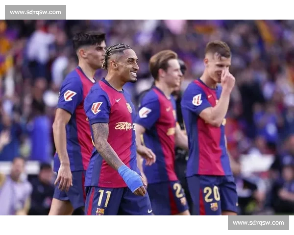 巴萨皇马国家德比首发揭晓战术博弈看点全解析焦点球星对位与胜负关键 巴萨皇马国家德比首发揭晓战术博弈看点全解析焦点球星对位与胜负关键