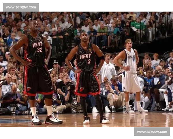 诺维茨基带伤领衔小牛逆袭热火夺总决赛第六战完成历史性救赎传奇